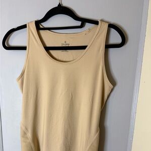 Tommie Copper Beige back support top.
